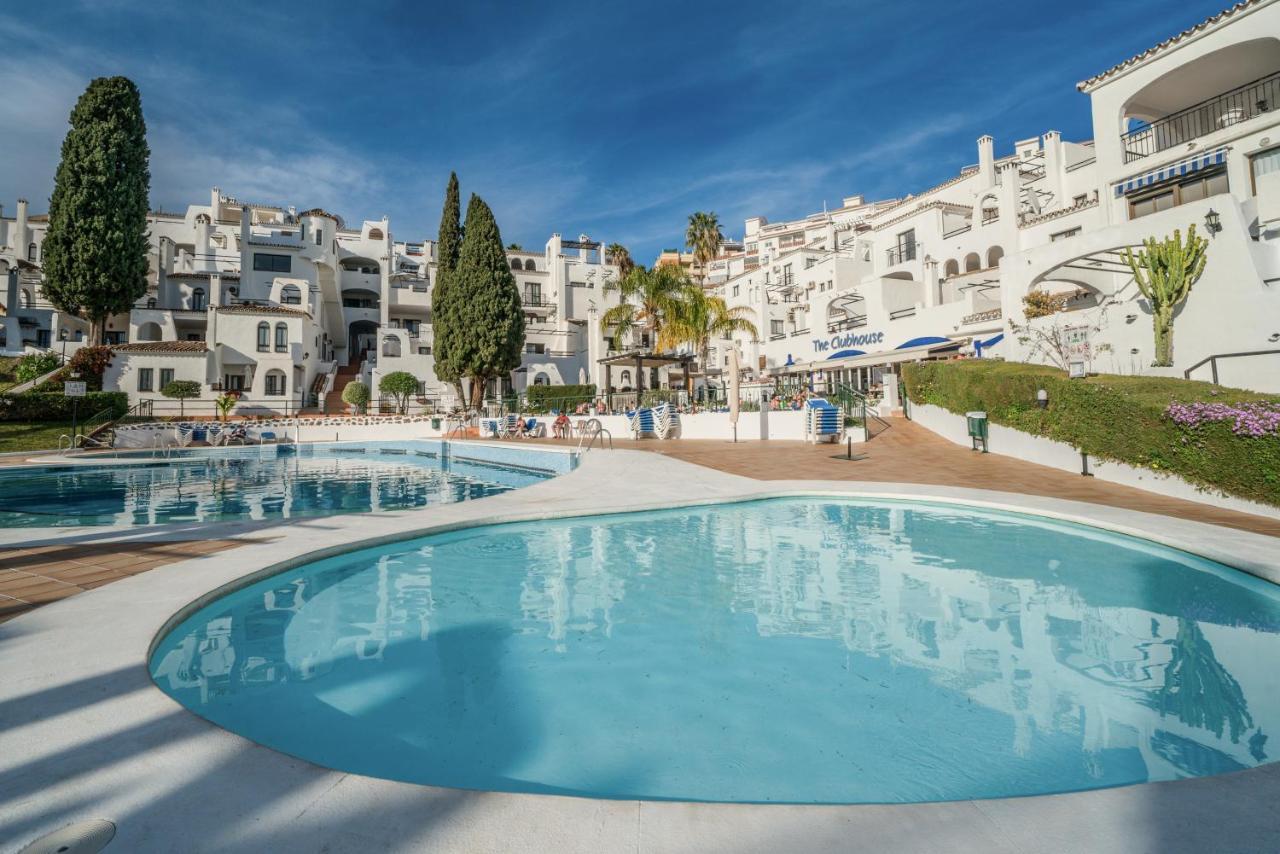 Freshly Renovated, Modern Penthouse Pueblo Evita! Appartement Benalmádena