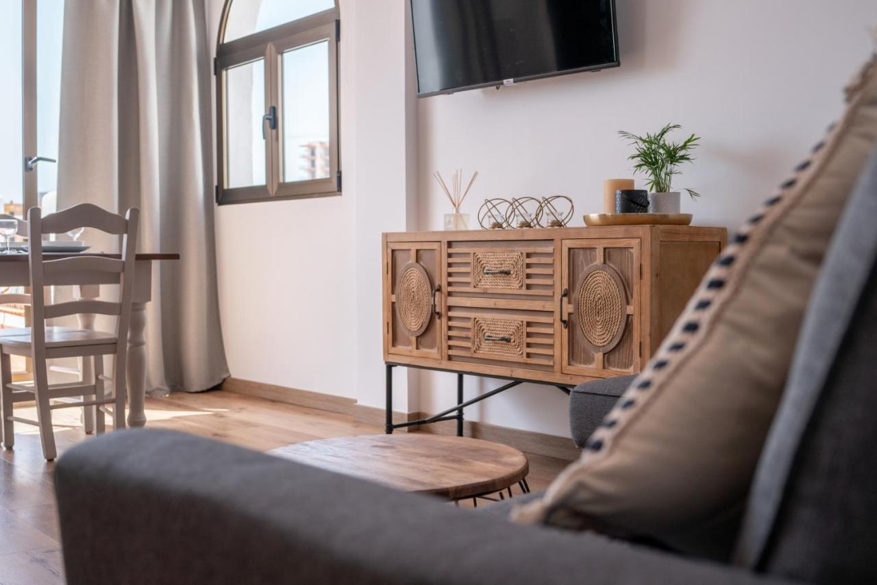 Freshly Renovated, Modern Penthouse Pueblo Evita! Appartement Benalmádena